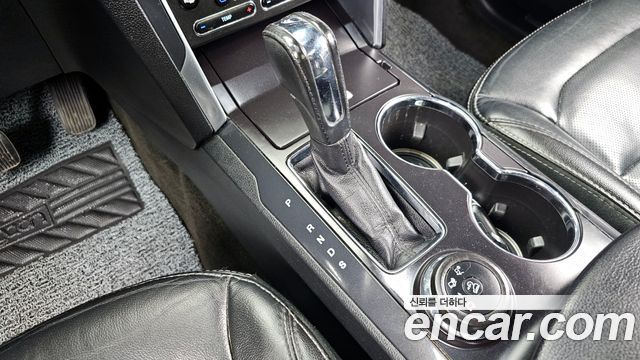 Ford Explorer 2.3 Limited 4WD 5th 2017 — фото 9