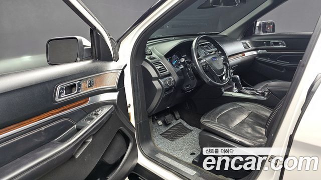 Ford Explorer 2.3 Limited 4WD 5th 2017 — фото 10