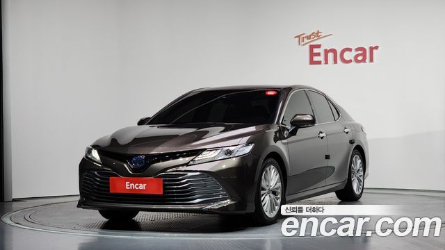 Toyota Camry (XV70) 2.5 XLE Hybrid 2018 — фото 1