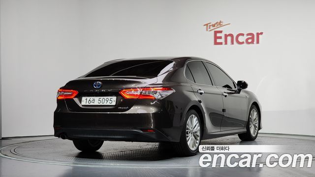 Toyota Camry (XV70) 2.5 XLE Hybrid 2018 — фото 2