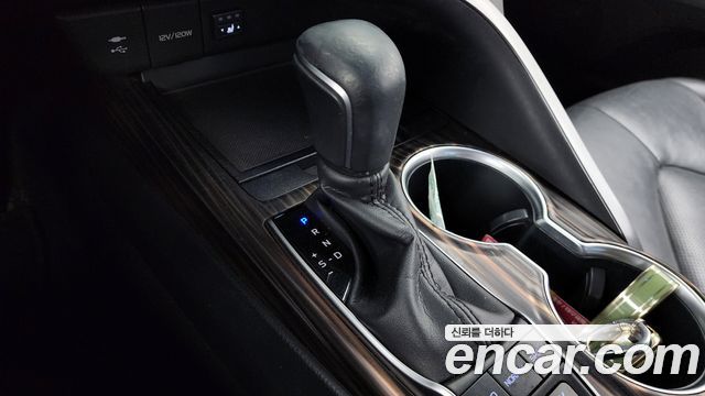 Toyota Camry (XV70) 2.5 XLE Hybrid 2018 — фото 9