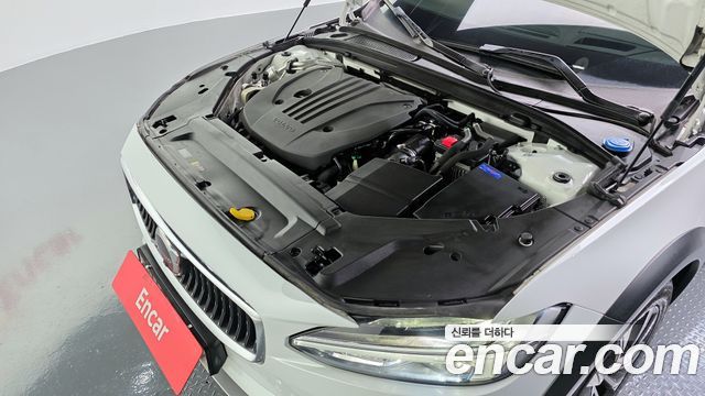 Volvo V90 Cross Country B5 Pro AWD 2021 — фото 6