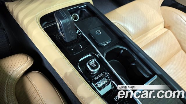 Volvo V90 Cross Country B5 Pro AWD 2021 — фото 9