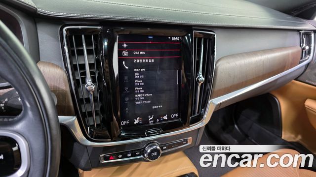 Volvo V90 Cross Country B5 Pro AWD 2021 — фото 21