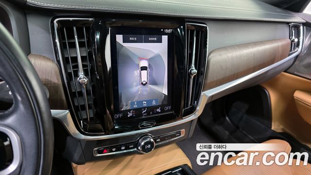 Volvo V90 Cross Country B5 Pro AWD 2021 — фото 22