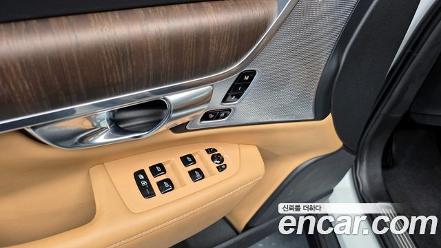 Volvo V90 Cross Country B5 Pro AWD 2021 — фото 35