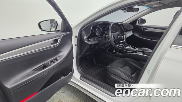 Hyundai Grandeur (IG) 3.0 LPi (Taxi) example 2022 — фото 10