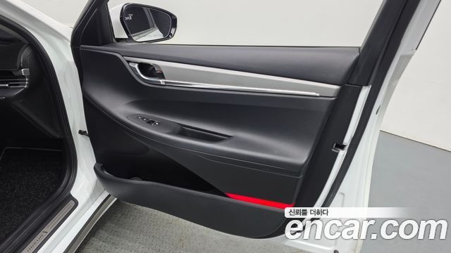 Hyundai Grandeur (IG) 3.0 LPi (Taxi) example 2022 — фото 24