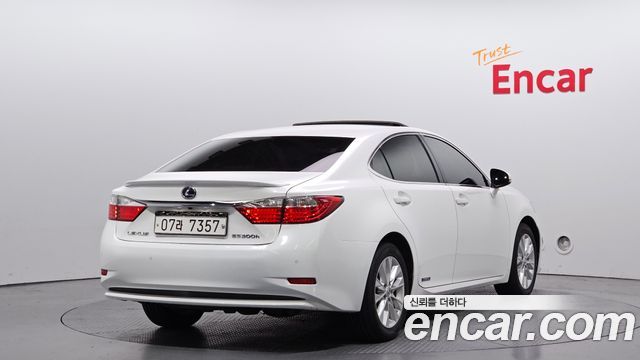 Lexus ES300h Supreme XV60 2014 — фото 2