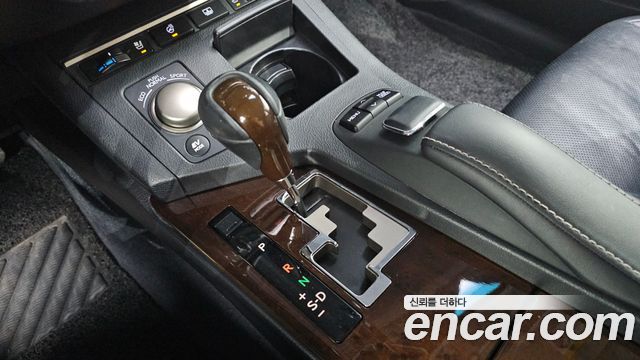 Lexus ES300h Supreme XV60 2014 — фото 9