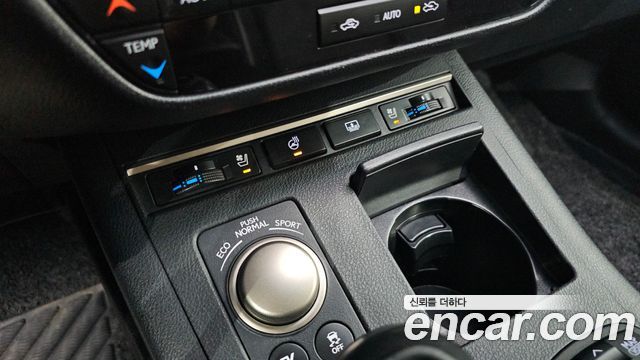 Lexus ES300h Supreme XV60 2014 — фото 14