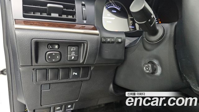 Lexus ES300h Supreme XV60 2014 — фото 15