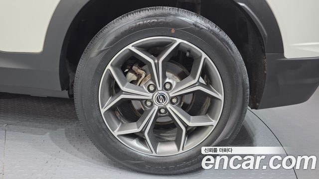 KG Mobility (SsangYong) Beautiful Korando Gasoline 1.5 2WD C5 Plus 2022 — фото 21