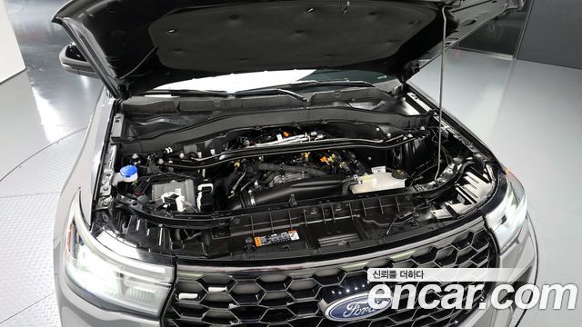 Ford Explorer (VI) 2.3 ST-Line 4WD 2025 — фото 6