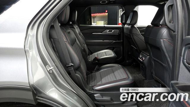Ford Explorer (VI) 2.3 ST-Line 4WD 2025 — фото 12