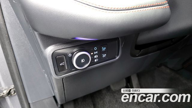 Ford Explorer (VI) 2.3 ST-Line 4WD 2025 — фото 28
