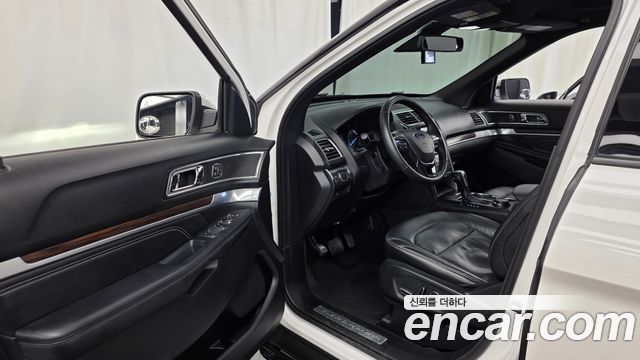 Ford Explorer 2.3 Limited 4WD 5th 2018 — фото 10