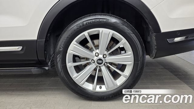 Ford Explorer 2.3 Limited 4WD 5th 2018 — фото 21