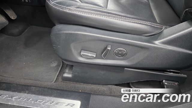Ford Explorer 2.3 Limited 4WD 5th 2018 — фото 31