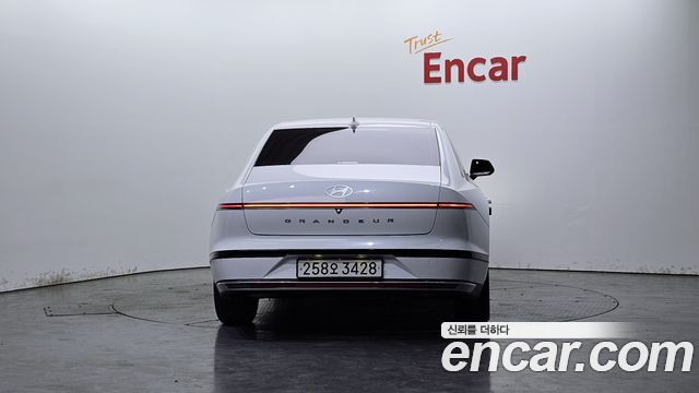 Hyundai Grandeur (GN7) 3.5 LPG 2WD (Taxi) Deluxe 2023 — фото 4