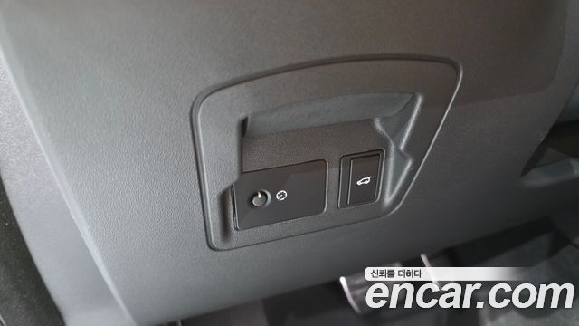 Land Rover Range Rover Velar 3.0 P400 R-Dynamic HSE 2022 — фото 16