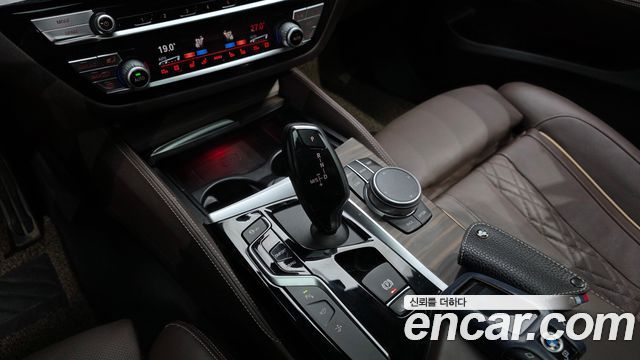BMW 6 Series GT (G32) 620d xDrive M Sport 2020 — фото 9