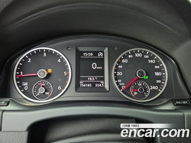 Volkswagen Tiguan 2.0 TDI Comfort 5N 2014 — фото 8
