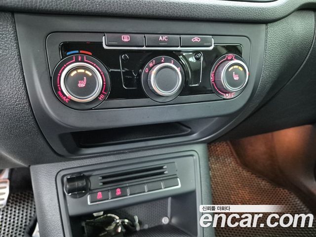 Volkswagen Tiguan 2.0 TDI Comfort 5N 2014 — фото 17