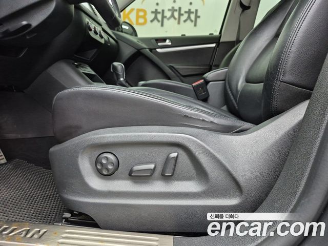 Volkswagen Tiguan 2.0 TDI Comfort 5N 2014 — фото 20