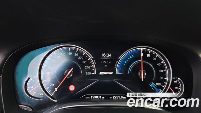 BMW 7 Series (G11) 740e iPerformance M Sport 2019 — фото 8