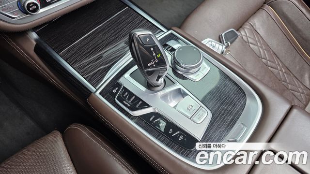 BMW 7 Series (G11) 740e iPerformance M Sport 2019 — фото 9