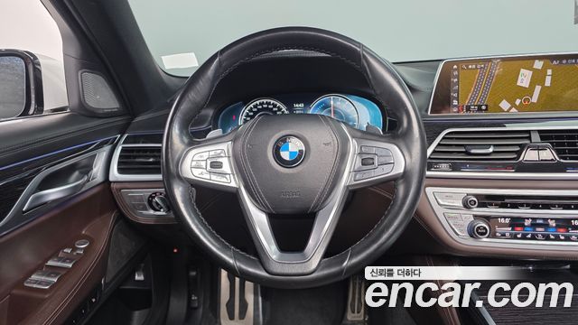 BMW 7 Series (G11) 740e iPerformance M Sport 2019 — фото 14