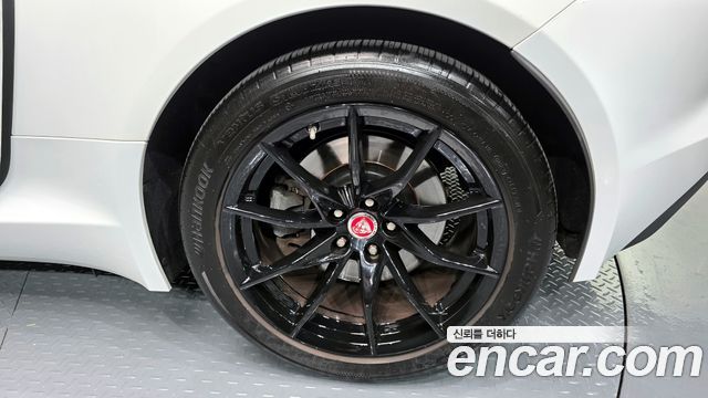 Jaguar F-TYPE P300 Convertible X152 2019 — фото 27