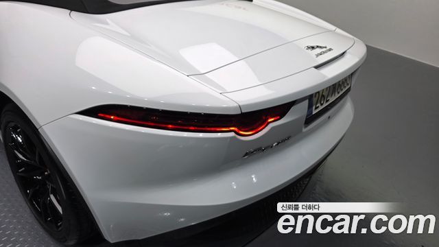 Jaguar F-TYPE P300 Convertible X152 2019 — фото 29