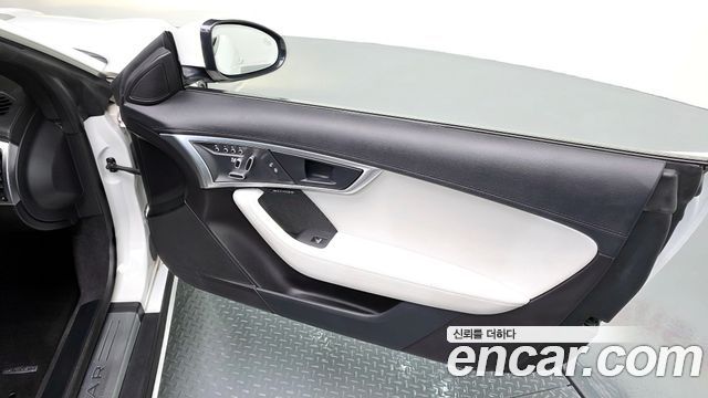 Jaguar F-TYPE P300 Convertible X152 2019 — фото 30