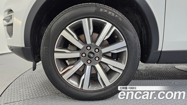Land Rover Discovery Sport 2.0 TD4 HSE Luxury 2018 — фото 5