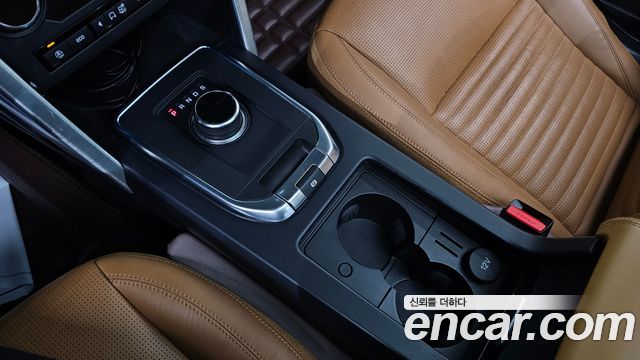 Land Rover Discovery Sport 2.0 TD4 HSE Luxury 2018 — фото 9