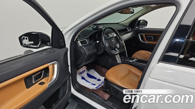 Land Rover Discovery Sport 2.0 TD4 HSE Luxury 2018 — фото 10