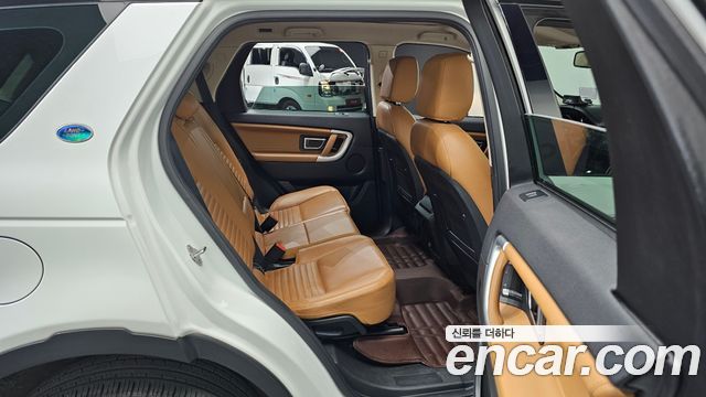 Land Rover Discovery Sport 2.0 TD4 HSE Luxury 2018 — фото 11