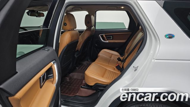 Land Rover Discovery Sport 2.0 TD4 HSE Luxury 2018 — фото 12