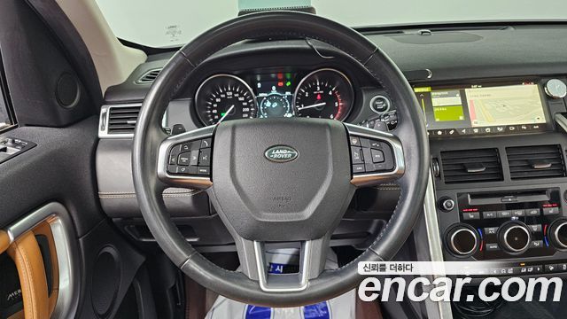 Land Rover Discovery Sport 2.0 TD4 HSE Luxury 2018 — фото 14