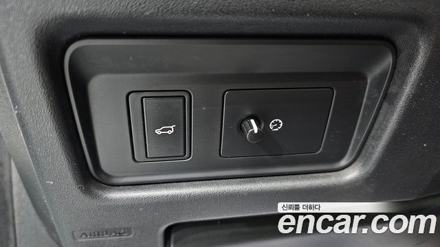 Land Rover Discovery Sport 2.0 TD4 HSE Luxury 2018 — фото 16