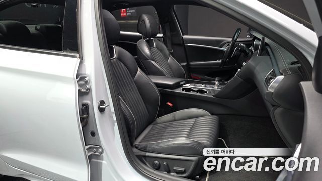 Genesis G70 3.3T Sport AWD Advanced 2018 — фото 15