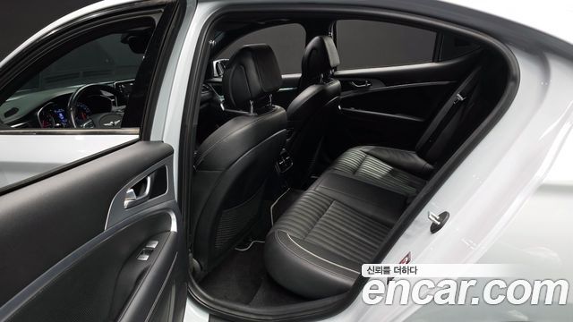 Genesis G70 3.3T Sport AWD Advanced 2018 — фото 16