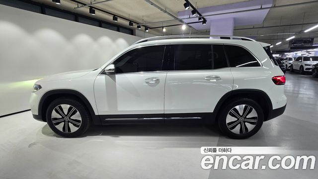 Mercedes-Benz EQB (X243) EQB300 4MATIC 2024 — фото 8