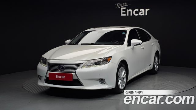 Lexus ES300h Supreme XV60