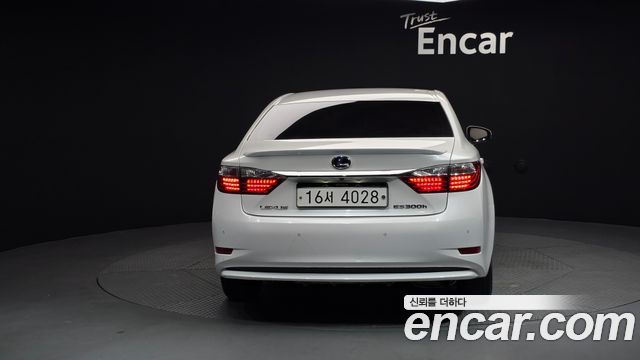 Lexus ES300h Supreme XV60 2014 — фото 4