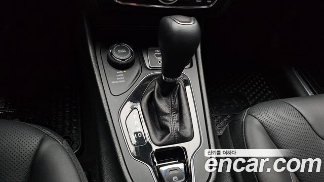 Jeep Cherokee (KL) 3.2 Overland AWD 2021 — фото 9