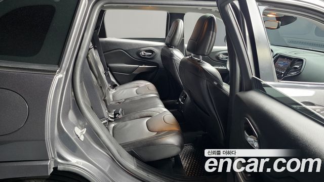 Jeep Cherokee (KL) 3.2 Overland AWD 2021 — фото 12