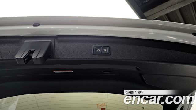 Audi Q3 (F3) 40 TFSI Quattro Premium 2024 — фото 24